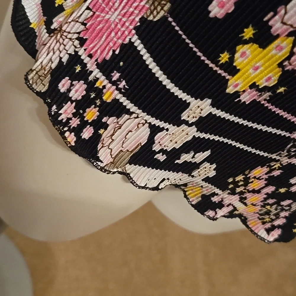 Beautiful sleeveless Shell - Picture 4 of 7